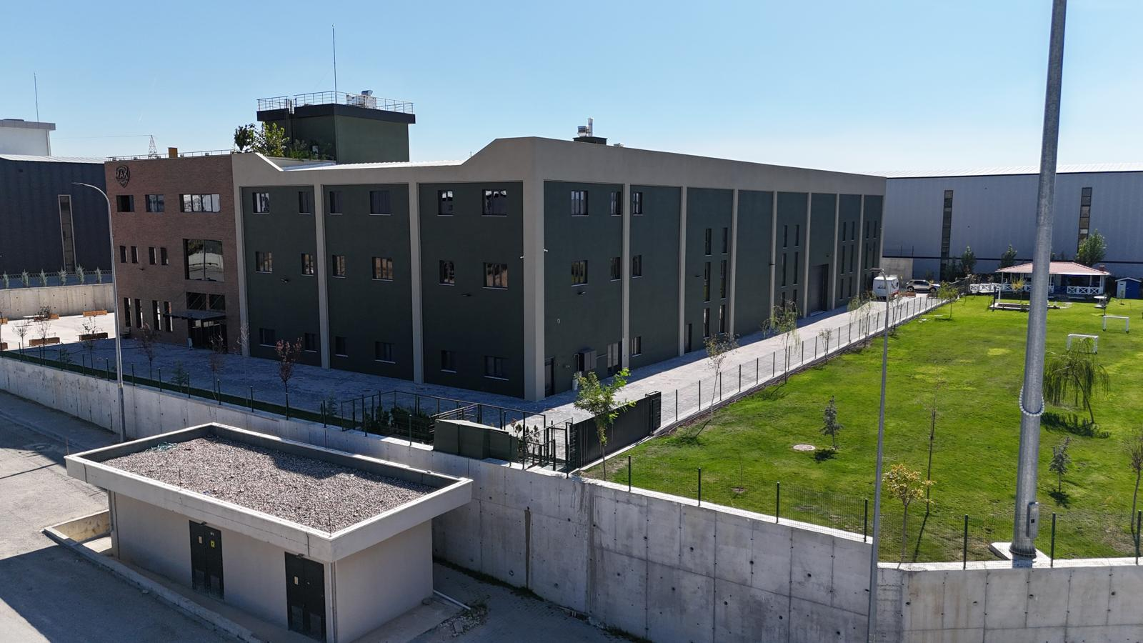 MAK fabrikası ve bahçesi / MAK factory grounds
